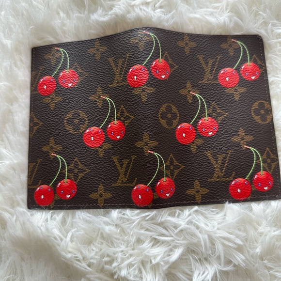 LV Takashi Murakami Cherry Passport Cover - Picture 3 of 4